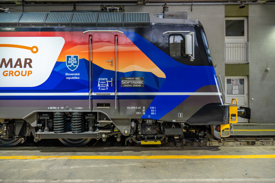 480 093