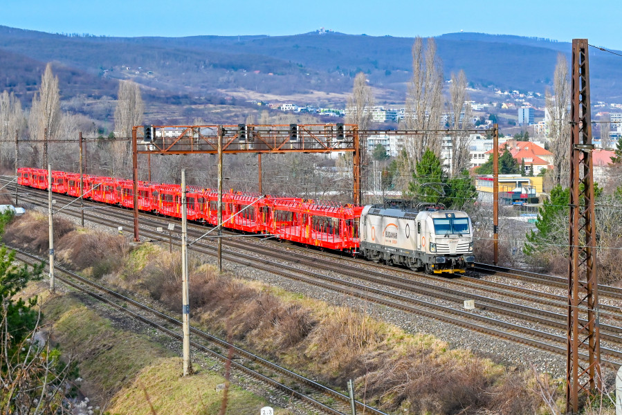 Vlak dopravcu LOKORAIL